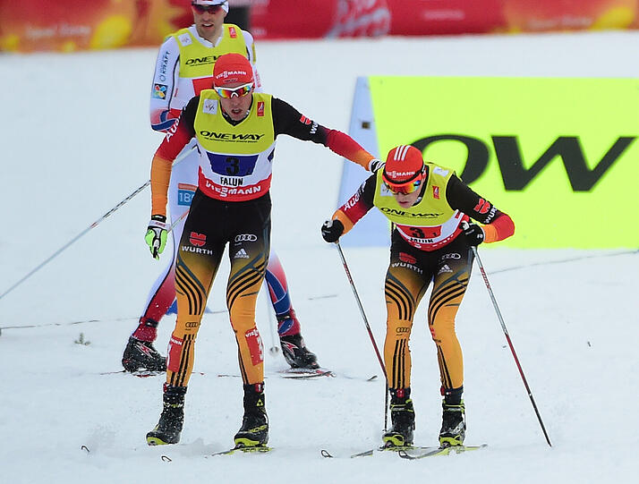 Johannes Rydzek (L) und Eric Frenzel holen Silber im Team-Sprint.