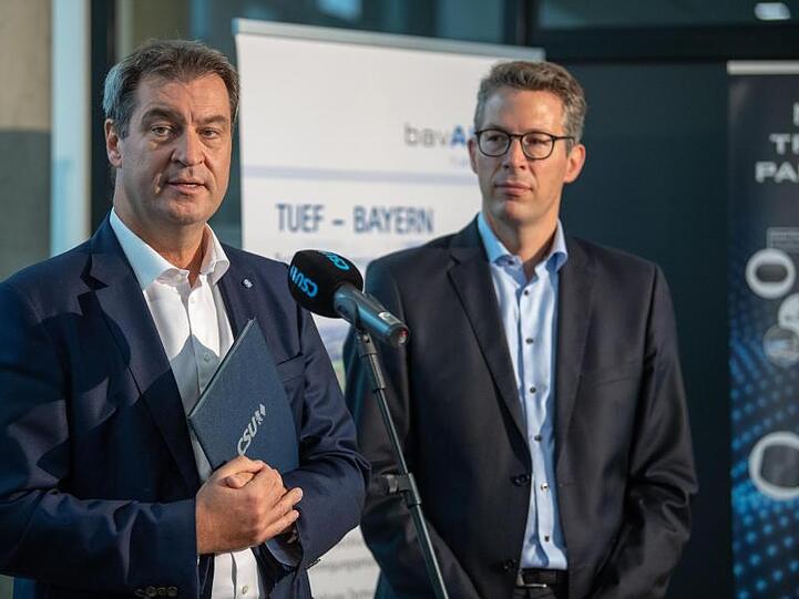 Markus Blume (r.), Generalsekretär der CSU, und Markus Söder, Ministerpräsident von Bayern, geben eine Pressekenferenz. Foto: Lino Mirgeler/Archiv