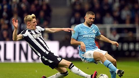 Mateo Kovacic (r) und Manchester City sind im Ligapokal an Newcastle United gescheitert.