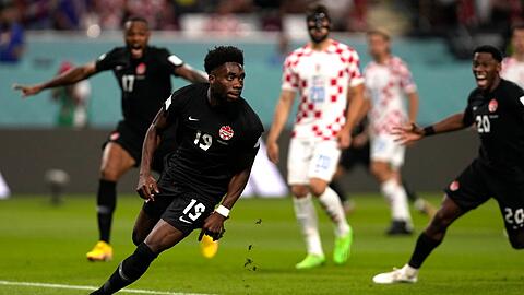 Kanadas Alphonso Davies jubelt nach seinem Tor zum 0-1.