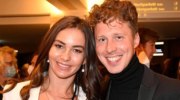 Renata und Valentin Lusin freuen sich nach drei Fehlgeburten auf ihr erstes Kind. Die Tänzerin ist erneut schwanger - im fünften Monat.