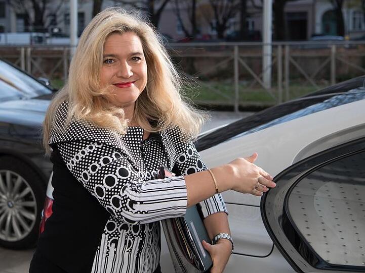 Melanie Huml kommt zu einer Kabinettssitzung. Foto: Sven Hoppe/dpa/Archiv