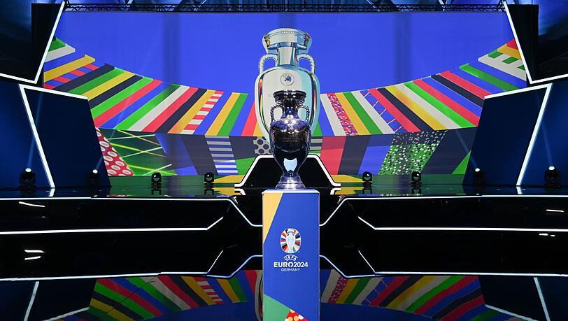 Die Gruppen für die Qualifikation zur EM 2024 stehen fest. Die Gruppen für die Qualifikation zur EM 2024 stehen fest.