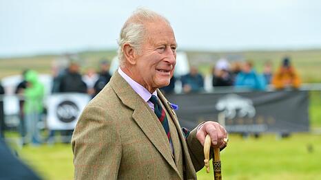 K&ouml;nig Charles verbringt seinen Sommer traditionell in Schottland.