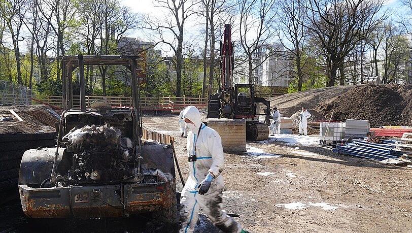 Der Feuerwehreinsatz am Maximilianeum dauerte über zweieinhalb Stunden. Während der Löscharbeiten musste die Straße komplett gesperrt werden.