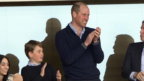 Prinz William ist ein regelmäßiger Stadionbesucher und bringt auch gerne seinen Sohn Prinz George mit.