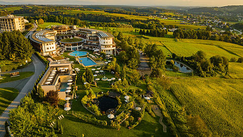Das Vier-Sterne-Superior Hotel Larimar im Südburgenland bietet mit über 300 Sonnentagen im Jahr ganzjährigen Golfgenuß.