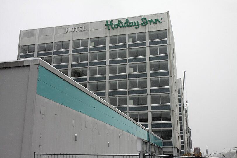 Das "Holiday Inn" wird abgerissen. Die Bilder von der Baustelle