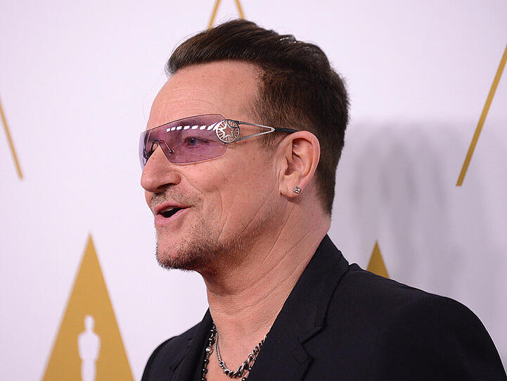Kein Rockstar-Accessoire: Bono trägt wegen einer Augenkrankheit getönte Brillen