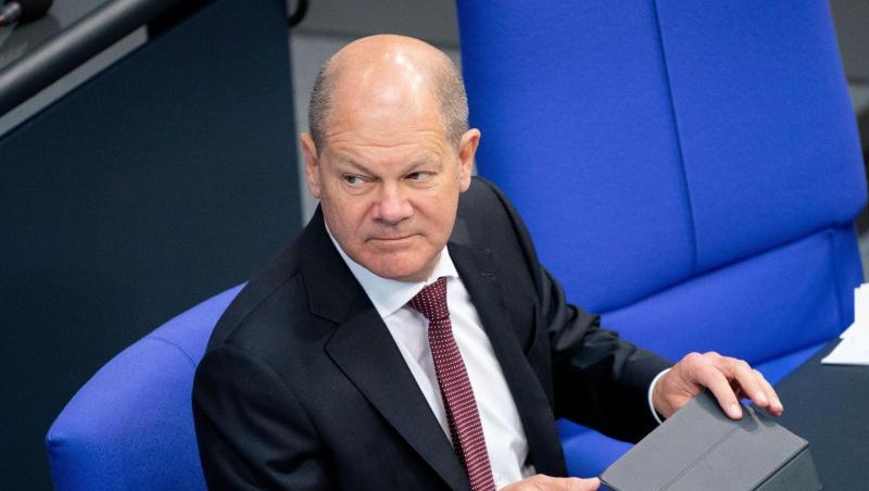 Bundesfinanzminister Scholz im Bundestag. Es wird erwartet, dass die Einnahmen des Staates zum ersten Mal seit der Finanzkrise 2009 wieder deutlich sinken. Bundesfinanzminister Scholz im Bundestag. Es wird erwartet, dass die Einnahmen des Staates zum ersten Mal seit der Finanzkrise 2009 wieder deutlich sinken.