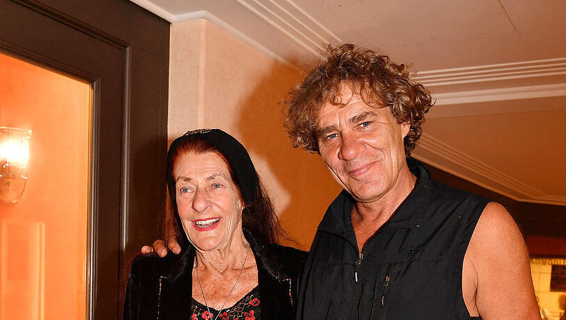 Die Mama ist bei ihm: Wolfgang Maria Bauer und Mutter Hanni.