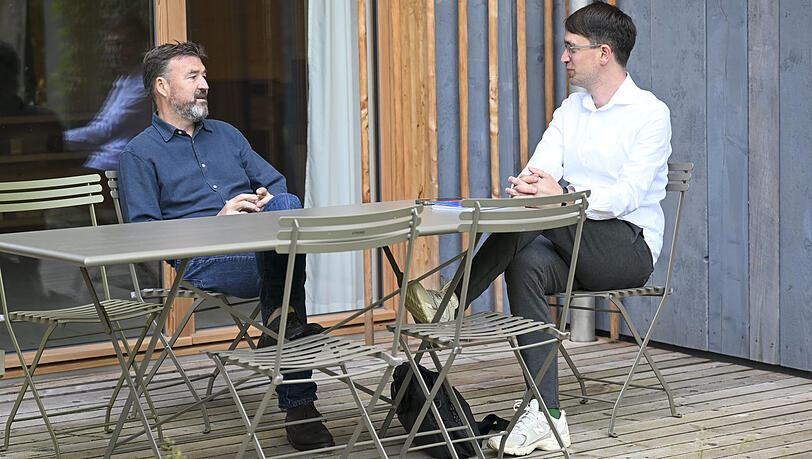 Florian Nagler im Gespräch mit AZ-Lokalchef Felix Müller auf der Terrasse seines Büros in Pasing. Florian Nagler im Gespräch mit AZ-Lokalchef Felix Müller auf der Terrasse seines Büros in Pasing.