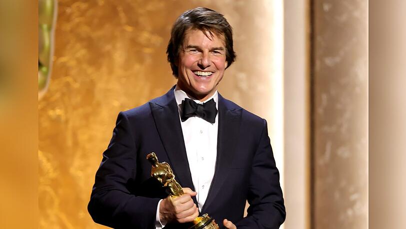 Tom Cruise mit seinem Ehren-Oscar. Tom Cruise mit seinem Ehren-Oscar.