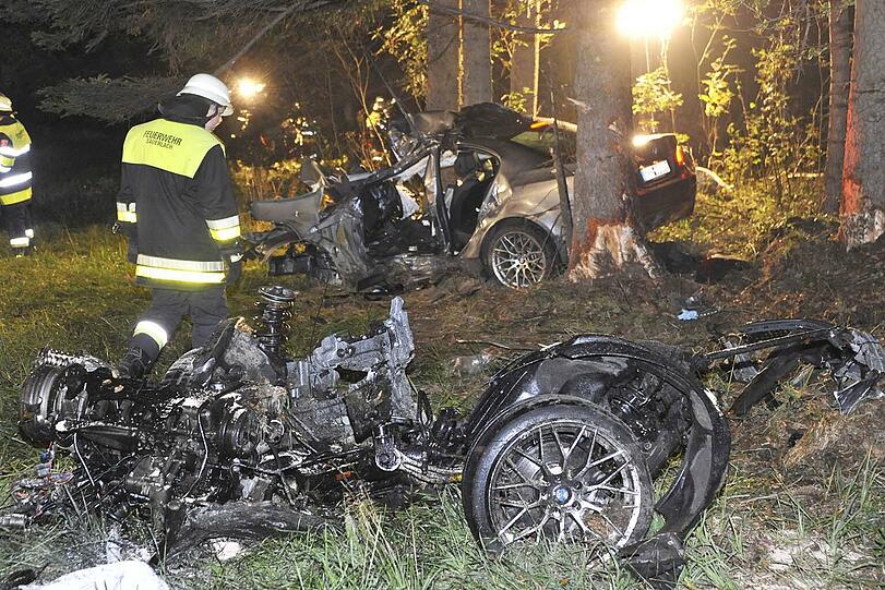 Der Fahrer des BMW war sofort tot.
