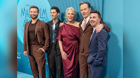 Die Stars aus "Malcolm mittendrin" sind wieder vereint. V.l.: Christopher Kennedy Masterson, Justin Berfield, Jane Kaczmarek, Bryan Cranston und Frankie Muniz.