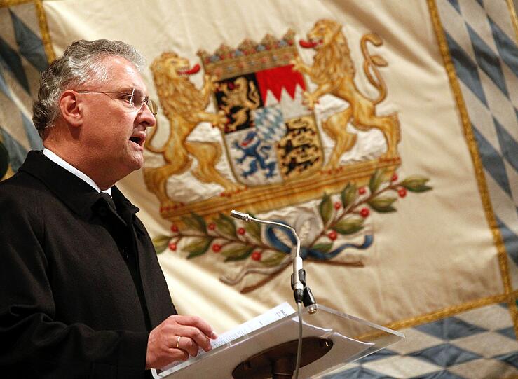 An dem Trauergottesdienst im Augsburger Mariendom nahm auch Bayerns Innenminister Joachim Herrmann (CSU) teil.