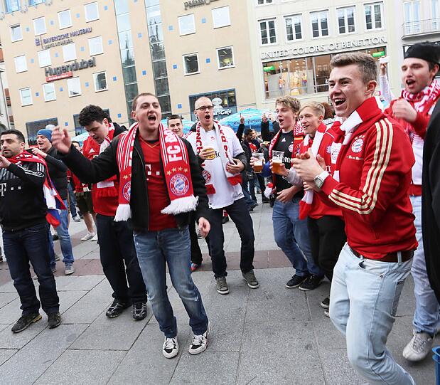 Geschichten, Fans und Skurilitäten: Fotos aus München zum großen Finale in Wembley &ndash; die Bilder zum Durchklicken.