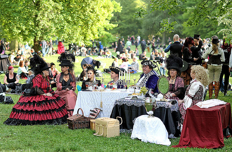 Die schrägsten Kostüme & irrsten Gestalten vom Wave-Gotik-Treffen 2016 in Leipzig