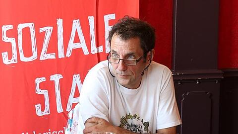Thomas Lechner (parteilos) sitzt für die Linkspartei im Münchner Stadtrat. Der 59-Jährige ist seit 30 Jahren in der Jugend- und Kulturarbeit aktiv.