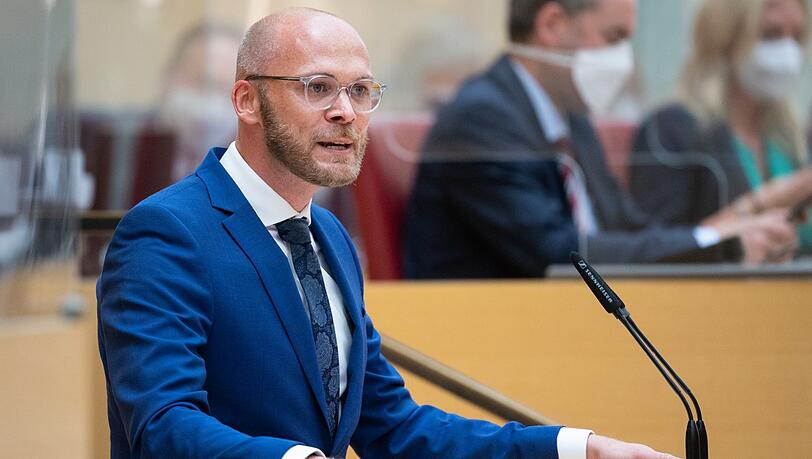 "Die Bayern-Koalition steht": Fabian Mehring. "Die Bayern-Koalition steht": Fabian Mehring.