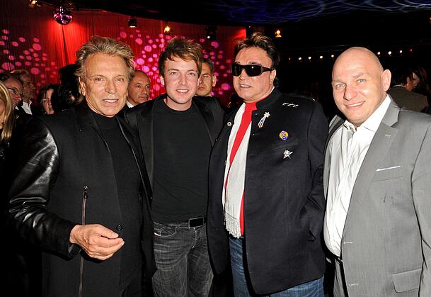 Die Las-Vegas-Zauberer Siegfried und Roy mit Magier Florian Zimmer und Event-Manager Michael Ecker 2012 in München Die Las-Vegas-Zauberer Siegfried und Roy mit Magier Florian Zimmer und Event-Manager Michael Ecker 2012 in München
