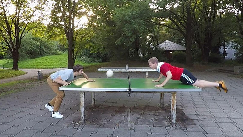 Kopfballtischtennis ist eine der vielen Sportarten, die beim Sportfestival am K&ouml;nigsplatz getestet werden k&ouml;nnen.