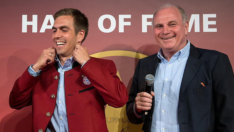 Im vergangenen Sommer kam es zu keiner Einigungen zwischen den Bayern-Bossen um Uli Hoeneß (r.) und Philipp Lahm.