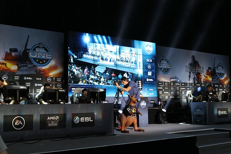 Die Gamescom 2014 ist nicht mehr nur für Fachbesucher geöffnet. Hier Bilder vom zweiten Tag.