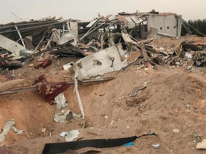 Nach dem US-Luftangriff: Zerstörte Gebäude eines im Bau befindlichen Flughafenkomplexes in Karbala.