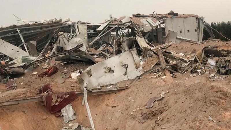 Nach dem US-Luftangriff: Zerstörte Gebäude eines im Bau befindlichen Flughafenkomplexes in Karbala. Nach dem US-Luftangriff: Zerstörte Gebäude eines im Bau befindlichen Flughafenkomplexes in Karbala.