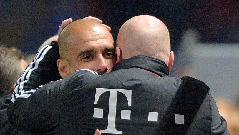 "Ich finde, er ist etwas Besonderes." -
Bayerns Sportvorstand Matthias Sammer mit Trainer Pep Guardiola "Ich finde, er ist etwas Besonderes." -
Bayerns Sportvorstand Matthias Sammer mit Trainer Pep Guardiola
