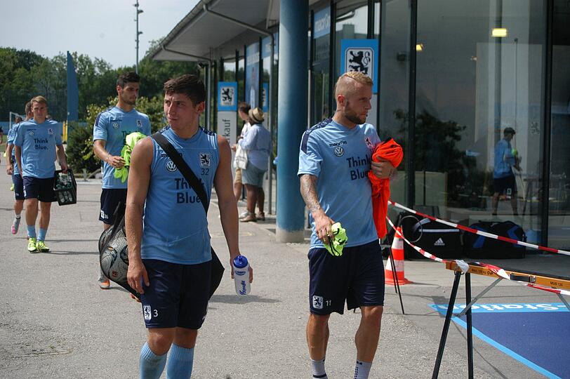 Die Bilder vom Freitagstraining der Löwen.