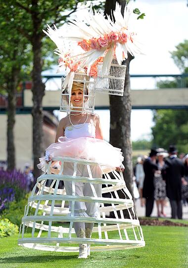 Royal Ascot - die schrägste Hut-Parade der Welt!