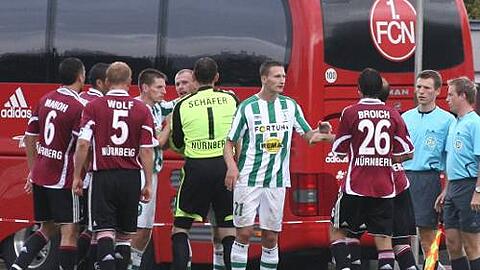 Der Club-Kapitän als Auslöser der Rudelbildung: Andreas Wolf (Nummer 5) wird sich wohl beim DFB erklären müssen.