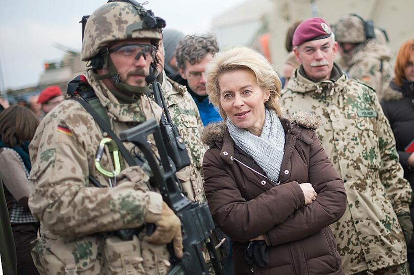 Verteidigungsministerin Ursula von der Leyen in Afghanistan. Die Bilder vom Blitzbesuch in Masar-i-Scharif.