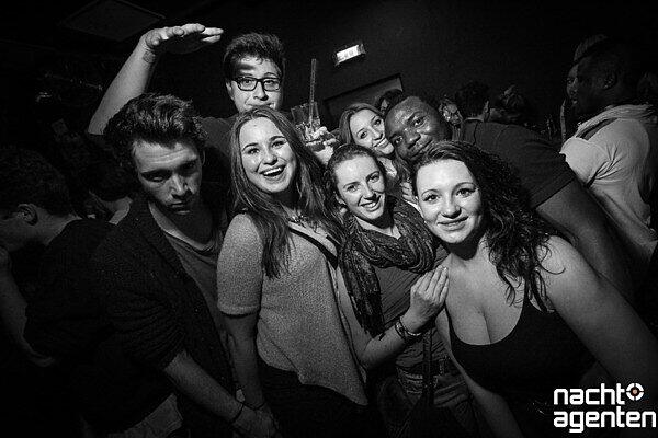 Die besten Party-Bilder vom Samstag. Hier im Crux.