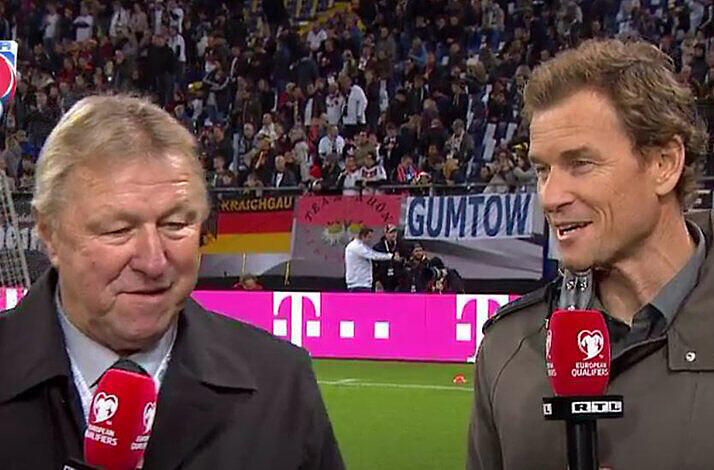 Hrubesch (l.)? Reinders? Hauptsache, ein netter Trainer! Jens Lehmann (r.) erzählte am Samstag eine nicht ganz richtige Geschichte.