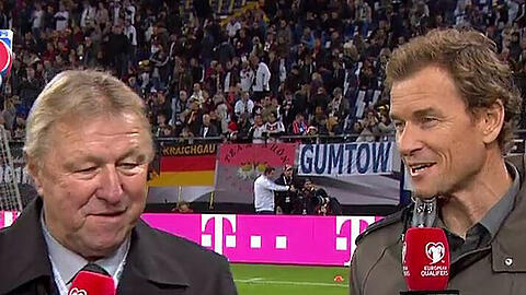 Hrubesch (l.)? Reinders? Hauptsache, ein netter Trainer! Jens Lehmann (r.) erzählte am Samstag eine nicht ganz richtige Geschichte.