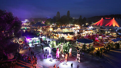 Das Sommer-Tollwood hat in diesem Jahr ein neues Zelt.