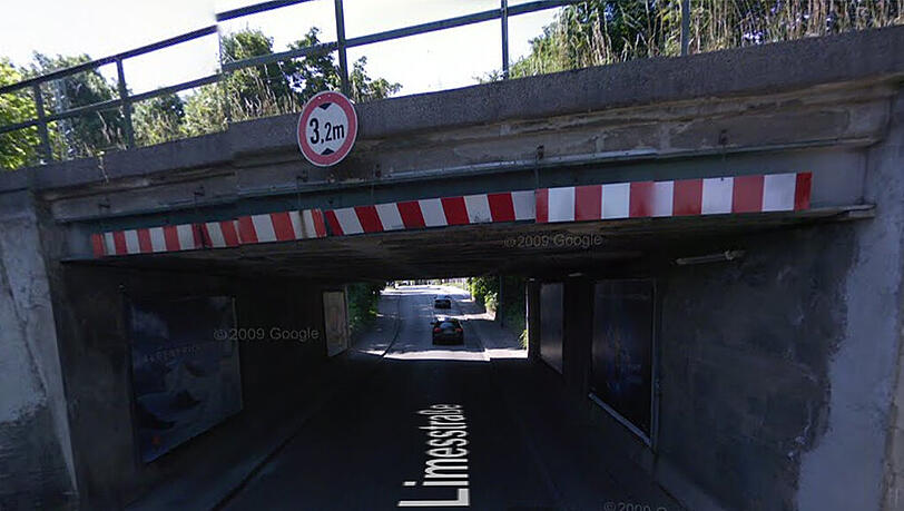 Die Unterführung in der Limesstraße. Die Unterführung in der Limesstraße.