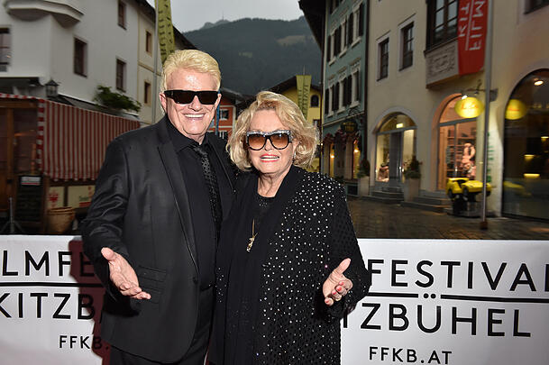 Heino und Hannelore waren 44 Jahre verheiratet: Sie heirateten im April 1979. Hannelore starb am 8. November 2023 Heino und Hannelore waren 44 Jahre verheiratet: Sie heirateten im April 1979. Hannelore starb am 8. November 2023