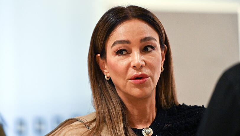 Verona Pooth k&auml;mpft gut vier Jahre nach dem Schmuckdiebstahl aus ihrem Haus vor Gericht um Schadenersatz.