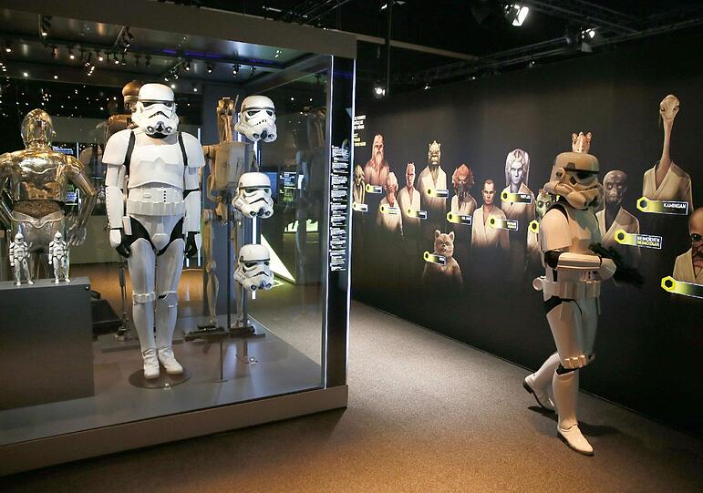 Im Fasching gehören sie zu den coolsten Kostümen: Die weißen imperialen Sturmtruppen dürfen auf einer Star-Wars-Ausstellung nicht fehlen.