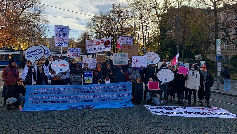 Die Protest-Kundgebung am Maxmonument.