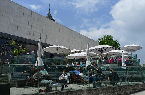 Entspannen nach dem Museumsbesuch. Foto: Heidi Siefert