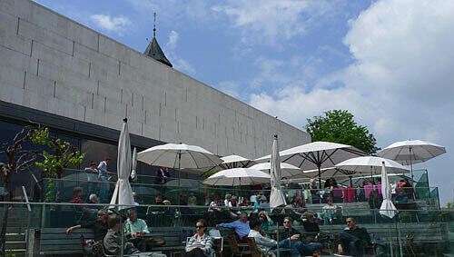 Entspannen nach dem Museumsbesuch. Foto: Heidi Siefert Entspannen nach dem Museumsbesuch. Foto: Heidi Siefert