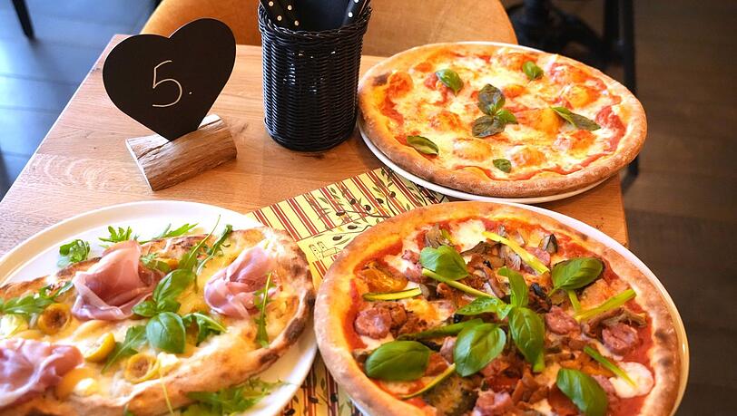 Pizza von vegetarisch bis Salami.