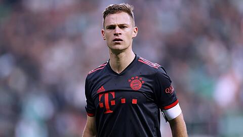 Mit Vorsicht und Köpfchen auf Anti-Gelb-Kurs? Joshua Kimmich wie auch seine Kollegen Leroy Sané,und Matthijs de Ligt läuft Gefahr, bei einer weiteren Verwarnung im vorentscheidenden Spiel um den Titel gegen Leipzig gesperrt zu sein.