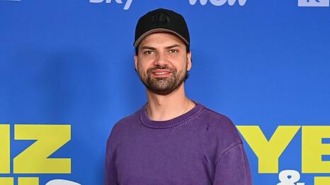 Jimi Blue Ochsenknecht ist aktuell mit Ex-Partnerin Yeliz Koc in der Fortsetzung der gemeinsamen Reality-Doku zu sehen. Beim "Wiesn Bummel" feierte er aber mit einer anderen Frau.