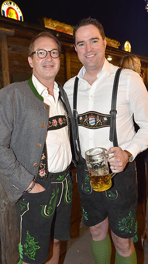 Alexander Dobrint mit Martin Heydon (Vorsitzender der Fine Gael-Parlamentspartei)